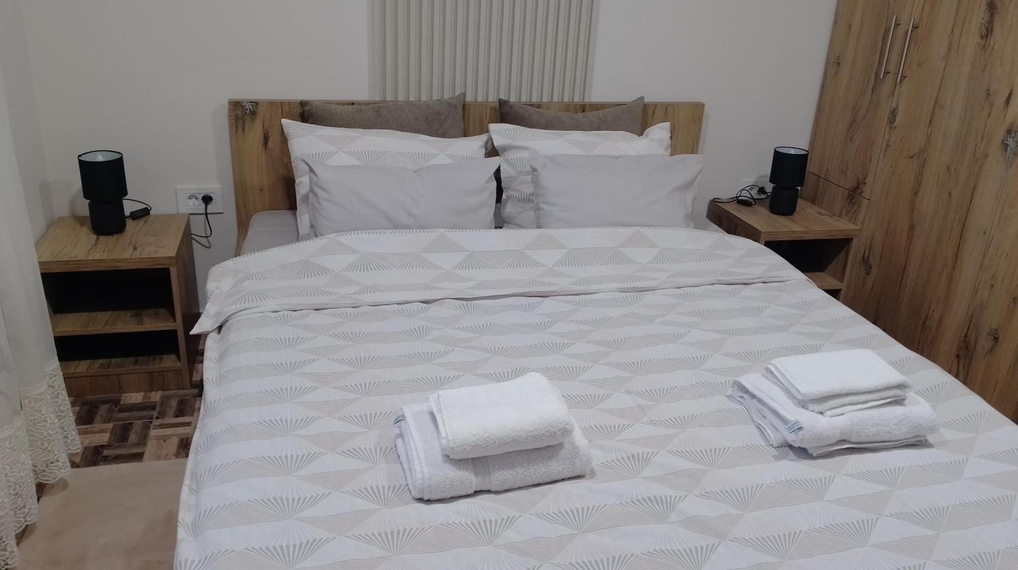 Apartman Dve Lipe Palić Exterior foto